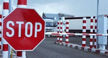 Polis postlarından vətəndaşların və avtomobillərin buraxılışı qaydası təsdiqləndi