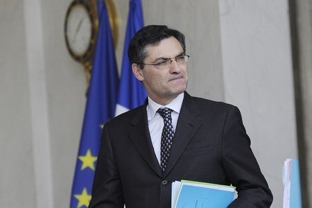 Fransada keçmiş nazir koronavirusdan öldü