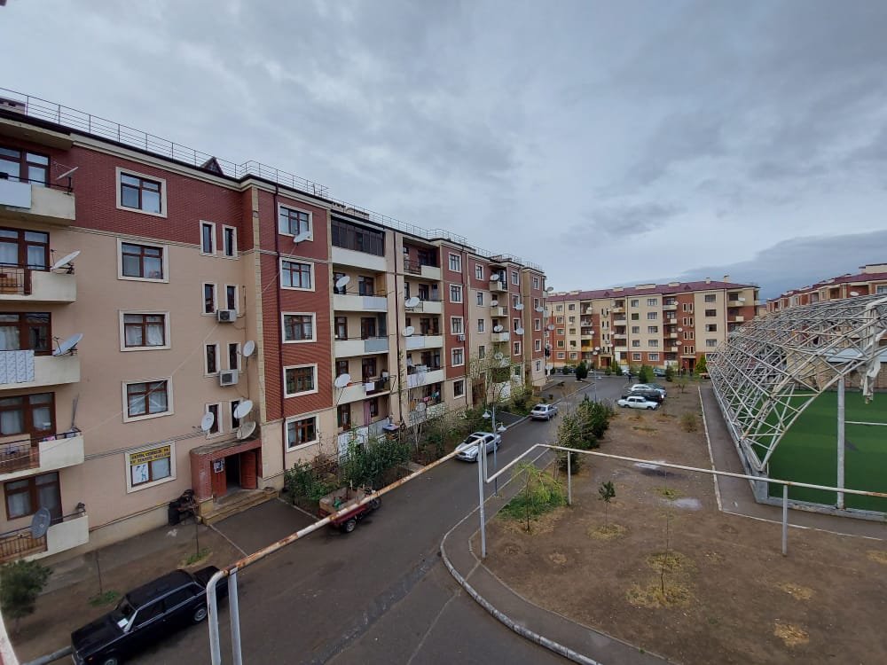 Gəncədə yaşayan tənha köçkünlərə yardım edildi