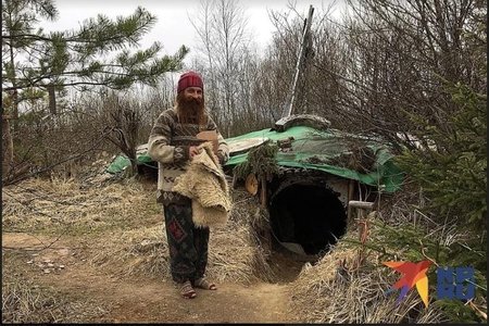 Virusun gələcəyini hamıdan əvvəl bildi, 8 ildir meşədə izolyasiyada yaşayır - film kimi həyat hekayəsi… (FOTOLAR)