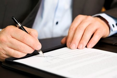 Karantin qaydalarını pozan Milli Məclis əməkdaşı işdən çıxarıldı