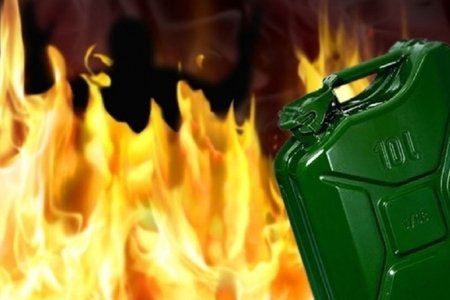 2 yaşlı oğlunu və keçmiş arvadını yandıran şəxsi ömürlük həbs cəzası gözləyir
