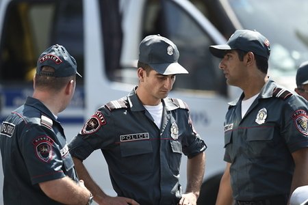 Ermənistanda koronavirusa yoluxan polislərin sayı artdı