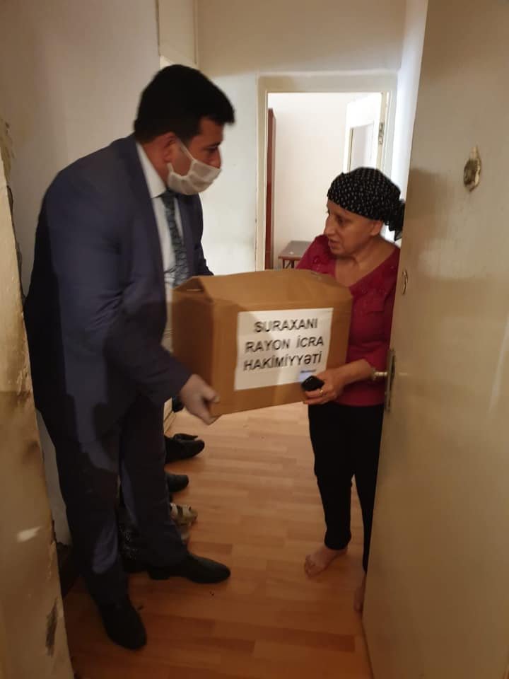 Suraxanı rayonunda növbəti dəfə aztəminatlı ailələrə ərzaq yardımları paylandı