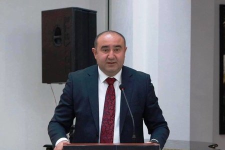 Cəzalandırılan icra başçıları, uzanan karantin və yardıma möhtac insanlar - Arzuman Abdulkərimov "Canlı debat"da