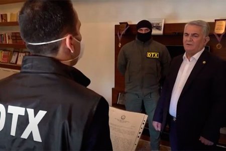 “Hər kəsin qara maskalı DTX əməliyyatçısını öz rayonuna dəvət eləməsi onu göstərir ki...”