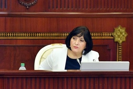 Mərhum jurnalistin qızı spikerin köməkçisi oldu
