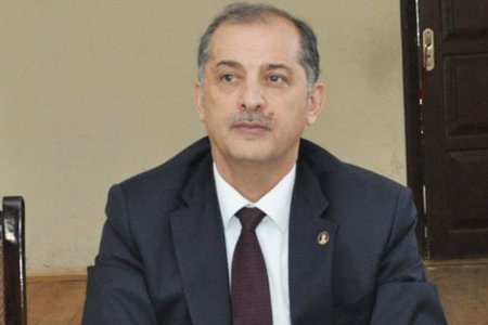 Məhkəmədən çıxan icra başçısı ailə üzvlərinə: “Hər şey yaxşı olacaq. Bu günlər keçəcək”