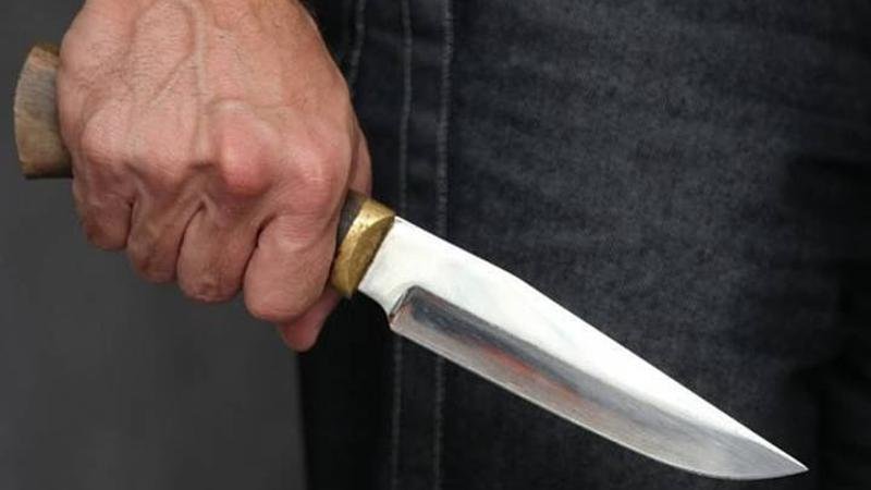 Bakıda 40 yaşlı kişi özünü doğradı