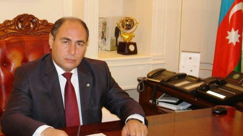 İcra başçısı əl-ayağa düşdü: kartları “qaytarır”, maaşlar...