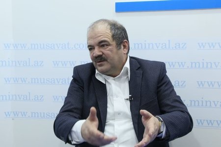 Həbs olunanların günahı yoxdur, Əbülfəs Qarayevin rüşvətdən də, özbaşınalıqdan da xəbəri var” - Tanınmış rejissordan şok müsahibə (VİDEO)