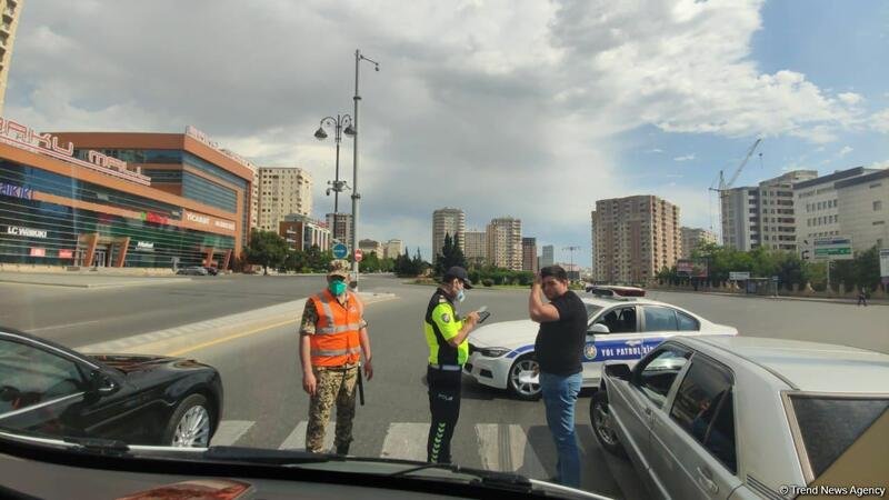 Yollarda karantin qaydalarını pozan sürücülər saxlanılır - FOTO