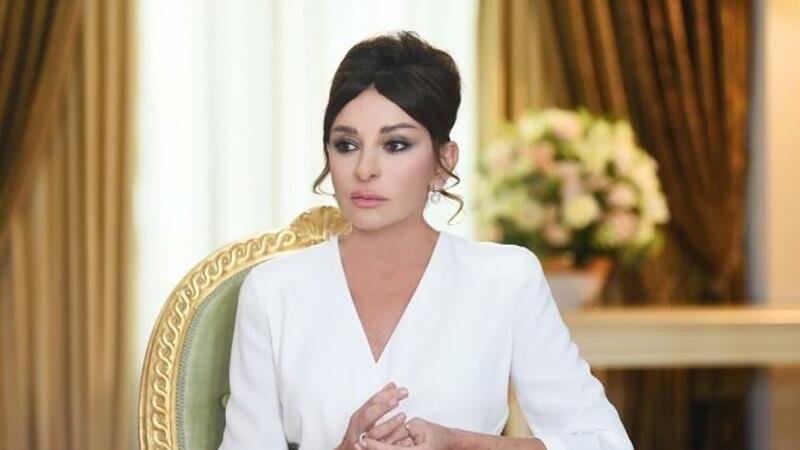 Mehriban Əliyeva xalqı təbrik etdi