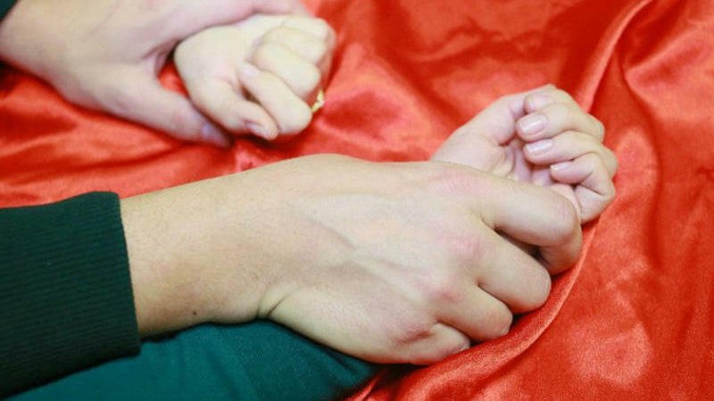 Məcburi karantinə alınan qadını 3 nəfər ZORLADI