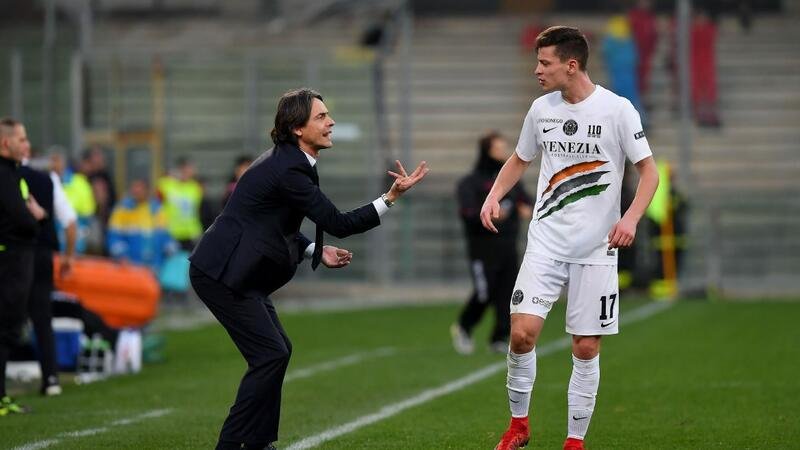 Futbolçu koronavirusa yoluxdu, klub karantinə alındı