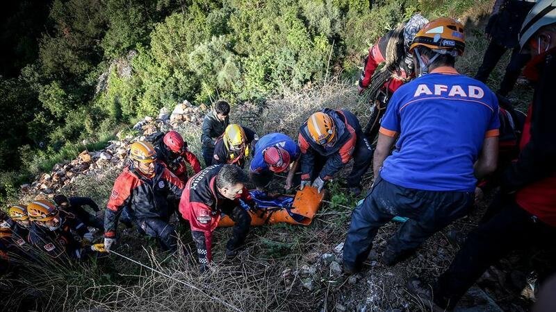 Şiddətli sel şəhəri xarabalığa çevirdi: ölən və itkin düşənlər var (YENİLƏNDİ)
