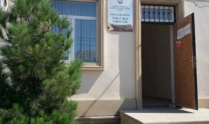 Vətəndaş Masazır icra nümayəndəsinə üsyan etdi - Harınlamış məmur Şahlar Həsənov satışa çıxarılan soğana od vurdurdu(VİDEO)