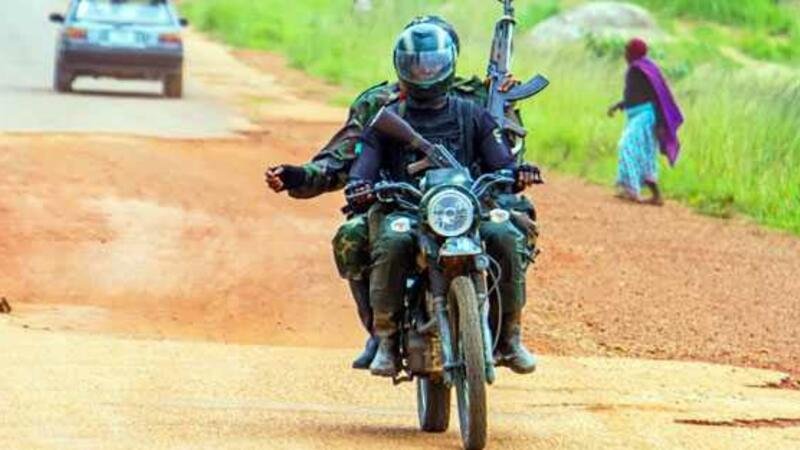 Motosikletlə kəndə hücum etdilər – Xeyli sayda ölü və yaralı var