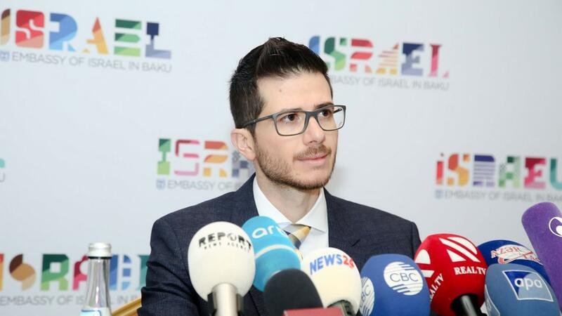 İsrail səfiri ermənilərin Gəncədə öldürdüyü uşaqdan yazdı: Vədimi yerinə yetirə bilmədim