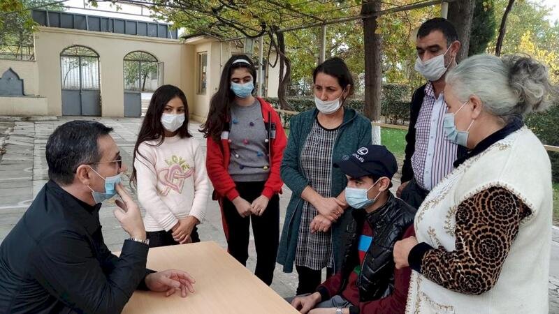 Şəhid ailələri və yaralılara dərman preparatları verildi - FOTO