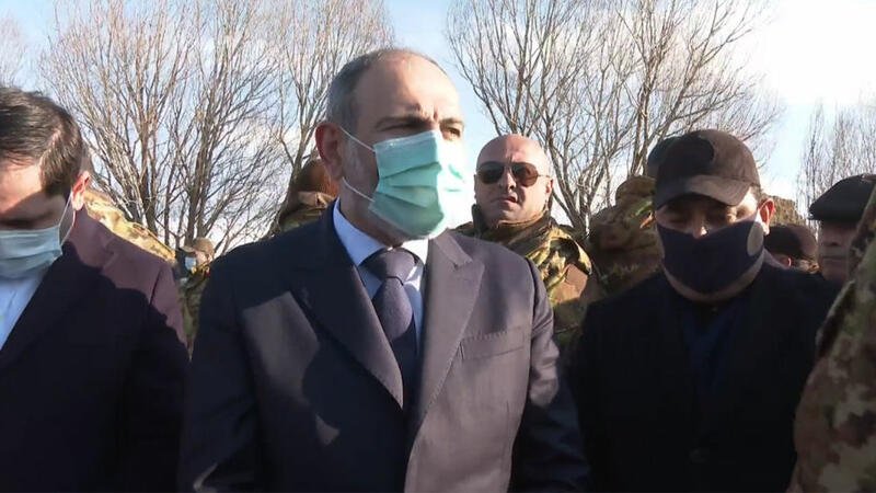 Zəngəzur AYAĞA QALXIB: Paşinyanı kilsədən qovdular - VİDEO