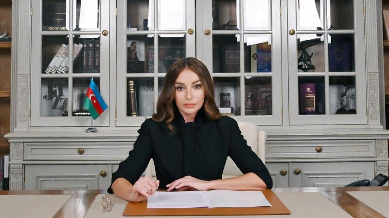 Mehriban Əliyeva zabitlərlə bağlı paylaşım etdi - FOTO