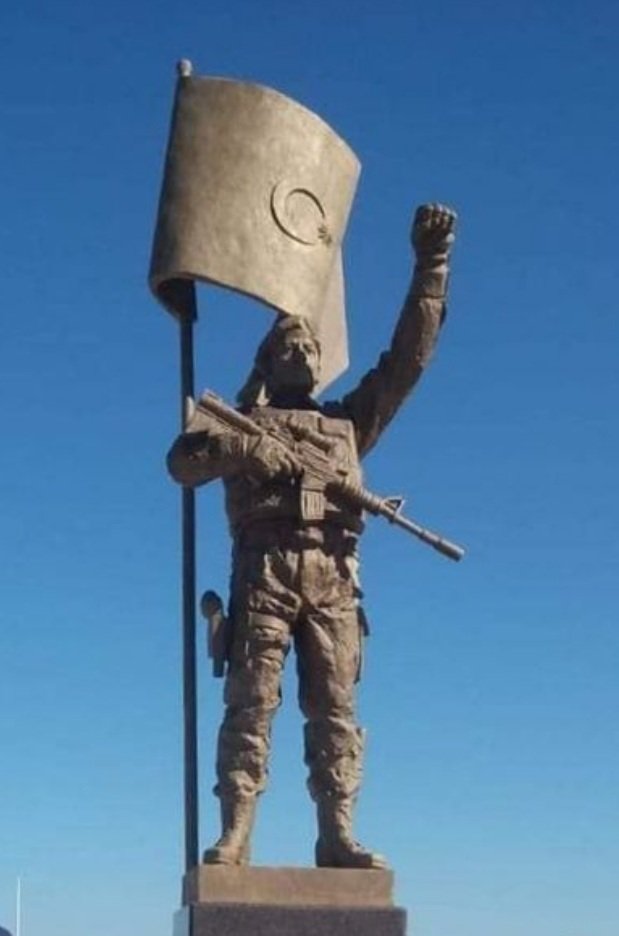 Sumqayıtda qalib əsgərə heykəl qoyuldu