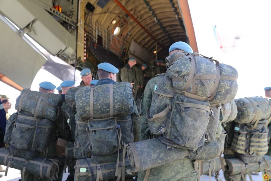 Belarus sülhməramlıları Qazaxıstana gətirildi