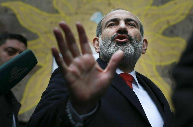 Paşinyan nazirə qadağa qoydu, sonra "zarafat" adlandırdı