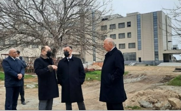 Nazir və icra başçısı Sumqayıtda yeni xəstəxananın tikintisinə baxış keçirdi