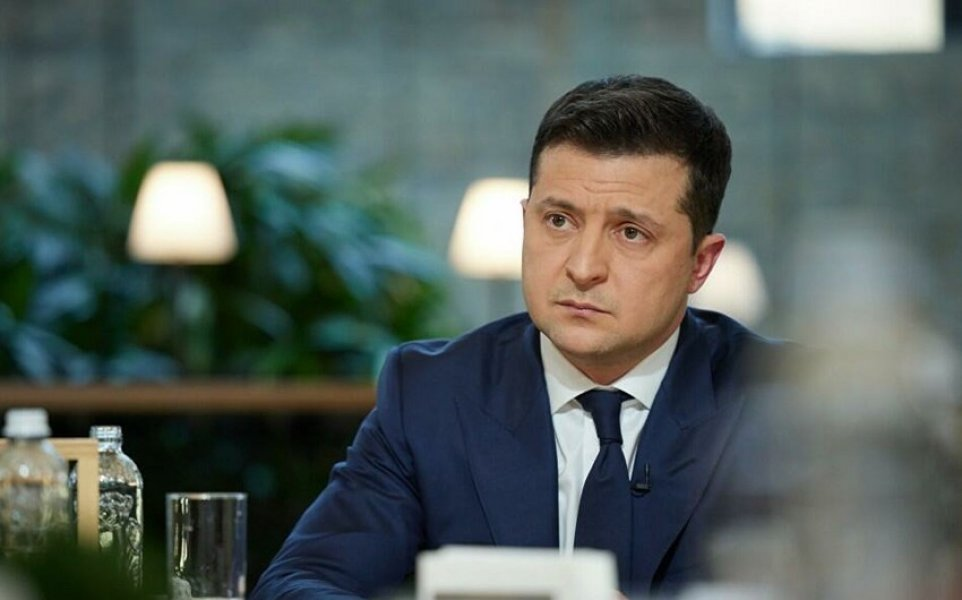 Zelenski Maskla danışdı - VİDEO