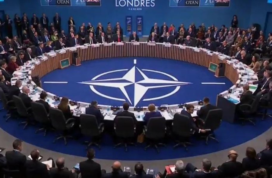 NATO-nun Ukrayna ilə bağlı növbədənkənar zirvə görüşü başladı