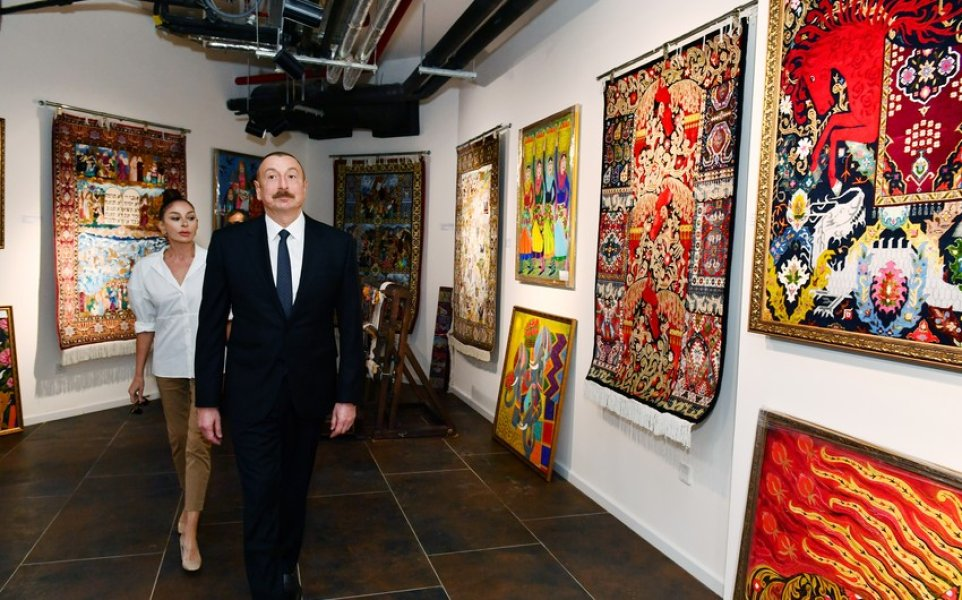 Prezident və Birinci xanım “Şərq Bazarı”nda - FOTO