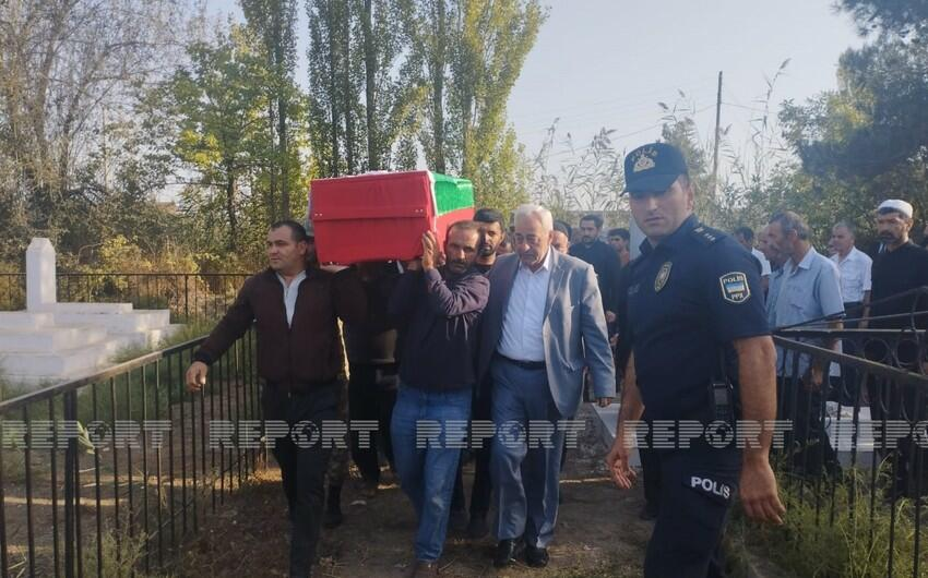 Şəhid Elmi Səmədov Salyanda dəfn edildi