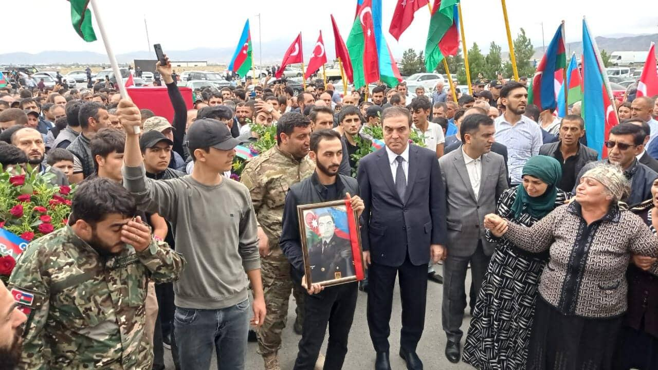 Gəncə ŞƏHİDLƏRİ ilə vidalaşır - FOTO