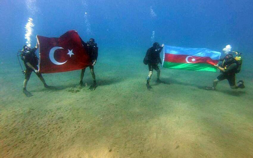 Xüsusi təyinatlılarımız su altında… - FOTO/VİDEO