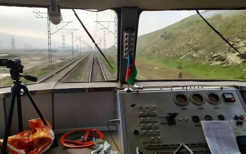 Bakıda qadın qatarın altında qalaraq ÖLDÜ24