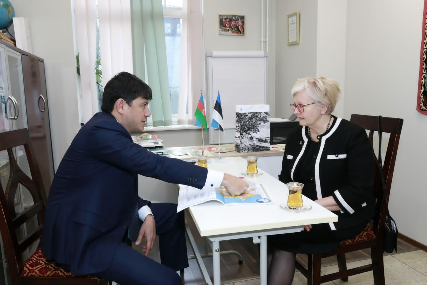 Komitə sədri Estoniya rəsmiləri ilə görüşdü - FOTO