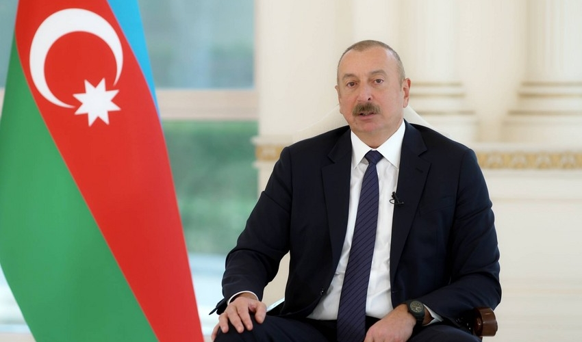Prezident İlham Əliyev yerli televiziya kanallarına müsahibə verir