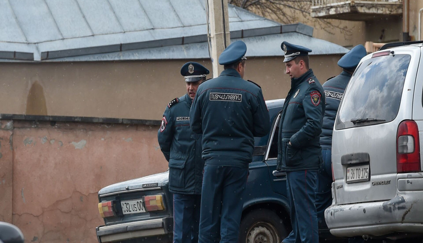 Basarkeçər polisinə qumbaralı hücum