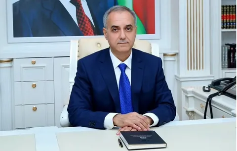 Binəqədinin icra başçısı yaxasını BELƏ KƏNARA ÇƏKİR... - Bəs bu yaxadan hüquq-mühafizə orqanları YAPIŞSA...