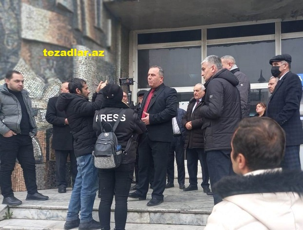 JURNALİSTLƏR "AZƏRBAYCAN" NƏŞRİYYATINDA İCARƏ HAQQI ARTIMINA ETİRAZ ETDİLƏR