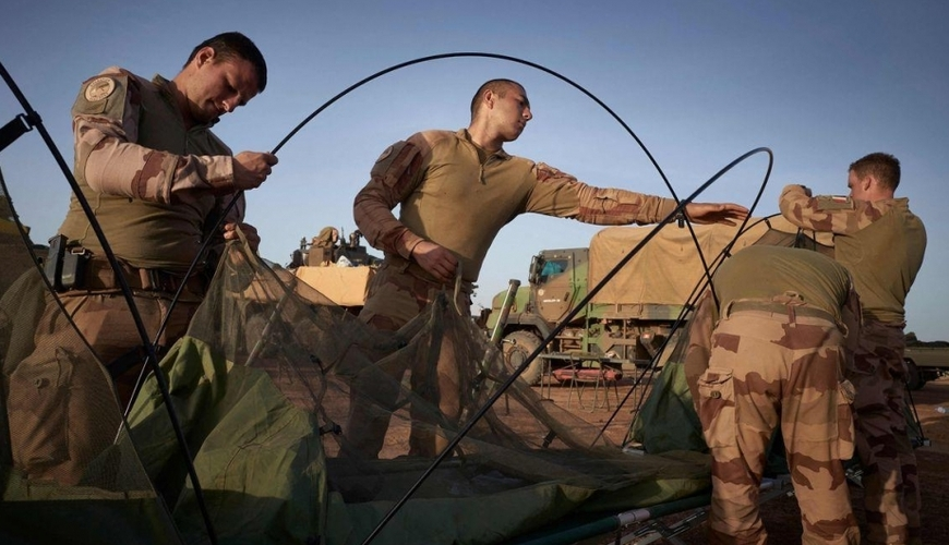 Fransa hərbçilərini Burkina-Fasodan çıxarır