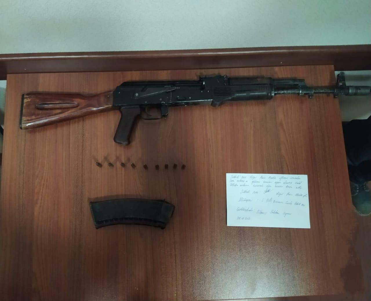 Yevlax sakini avtomat satarkən yaxalandı - FOTO