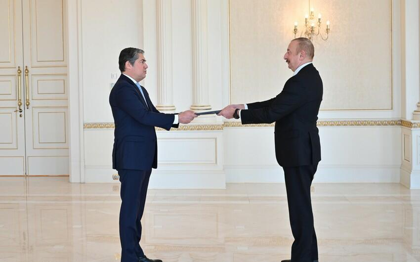 Prezident Yunanıstanın yeni səfirinin etimadnaməsini qəbul etdi - FOTO