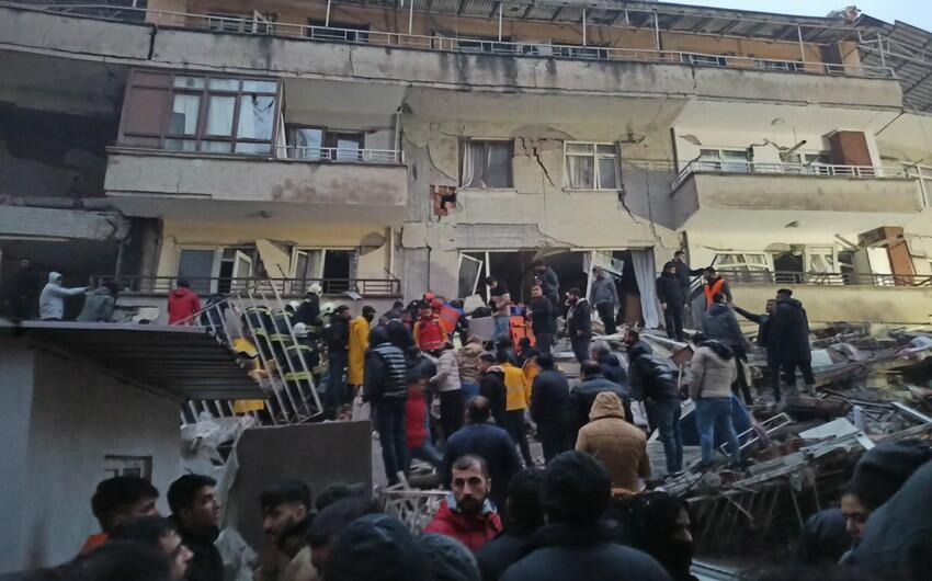Türkiyədə zəlzələdə ölənlərin sayı 2316-ya çatdı: 13 mindən çox YARALI VAR - YENİLƏNDİ