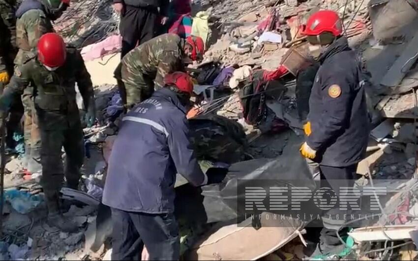 FHN-in xilasediciləri dağıntılar altından azyaşlı və kişi meyitini çıxardılar