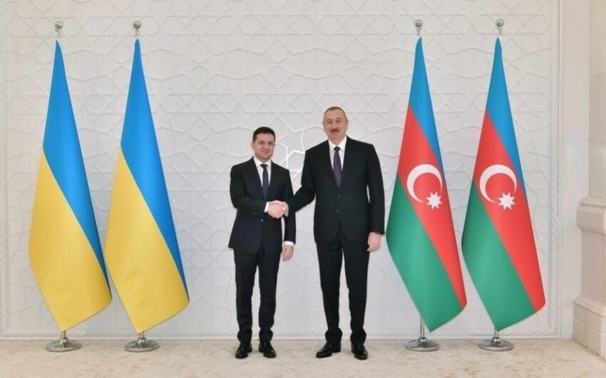 Zelenski İlham Əliyevə zəng etdi