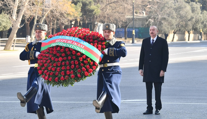 İlham Əliyev Xocalı soyqırımı abidəsini ziyarət edib - YENİLƏNİB