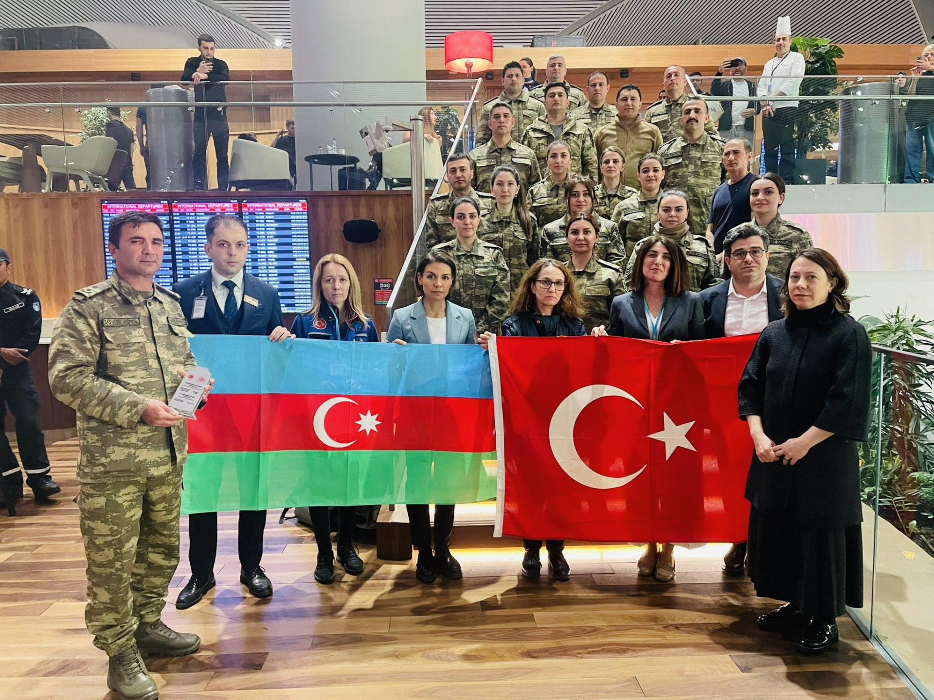 Müdafiə Nazirliyinin tibb personalının bir qismi Türkiyədən gəlir - FOTO